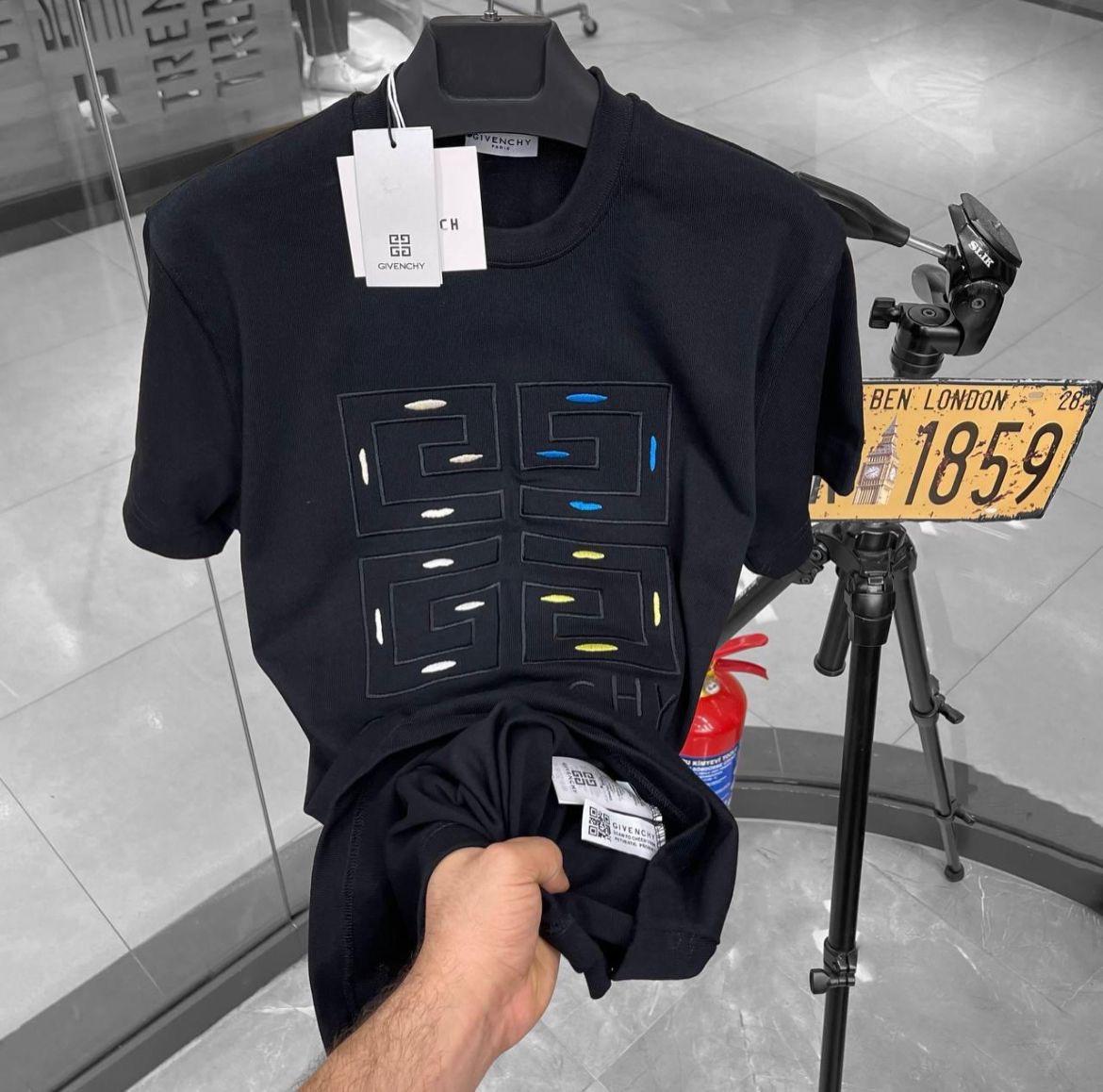 CAMISETA GIVENCHY