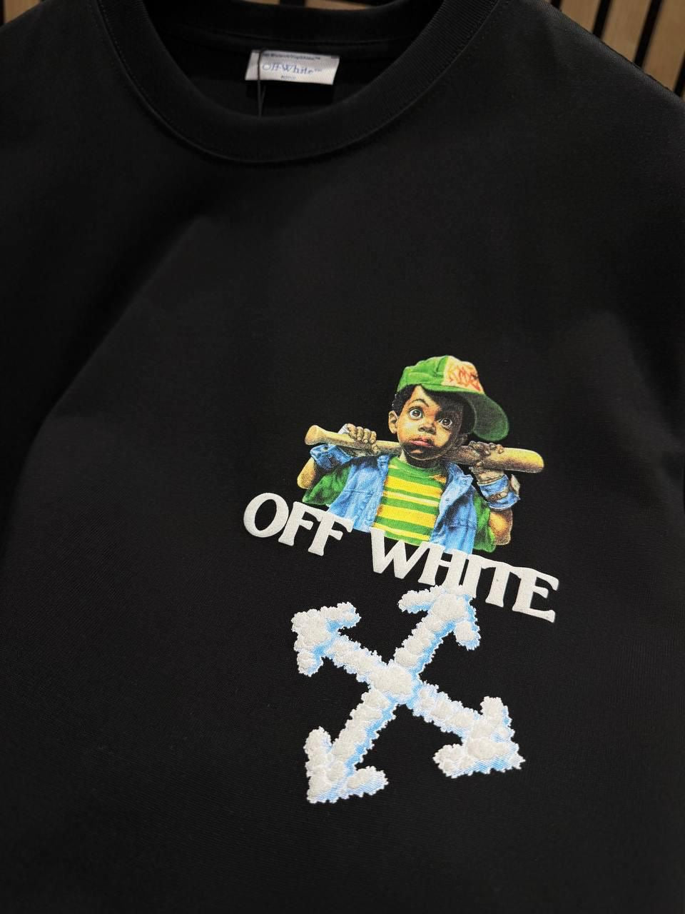 CAMISETA OFF WHIT€