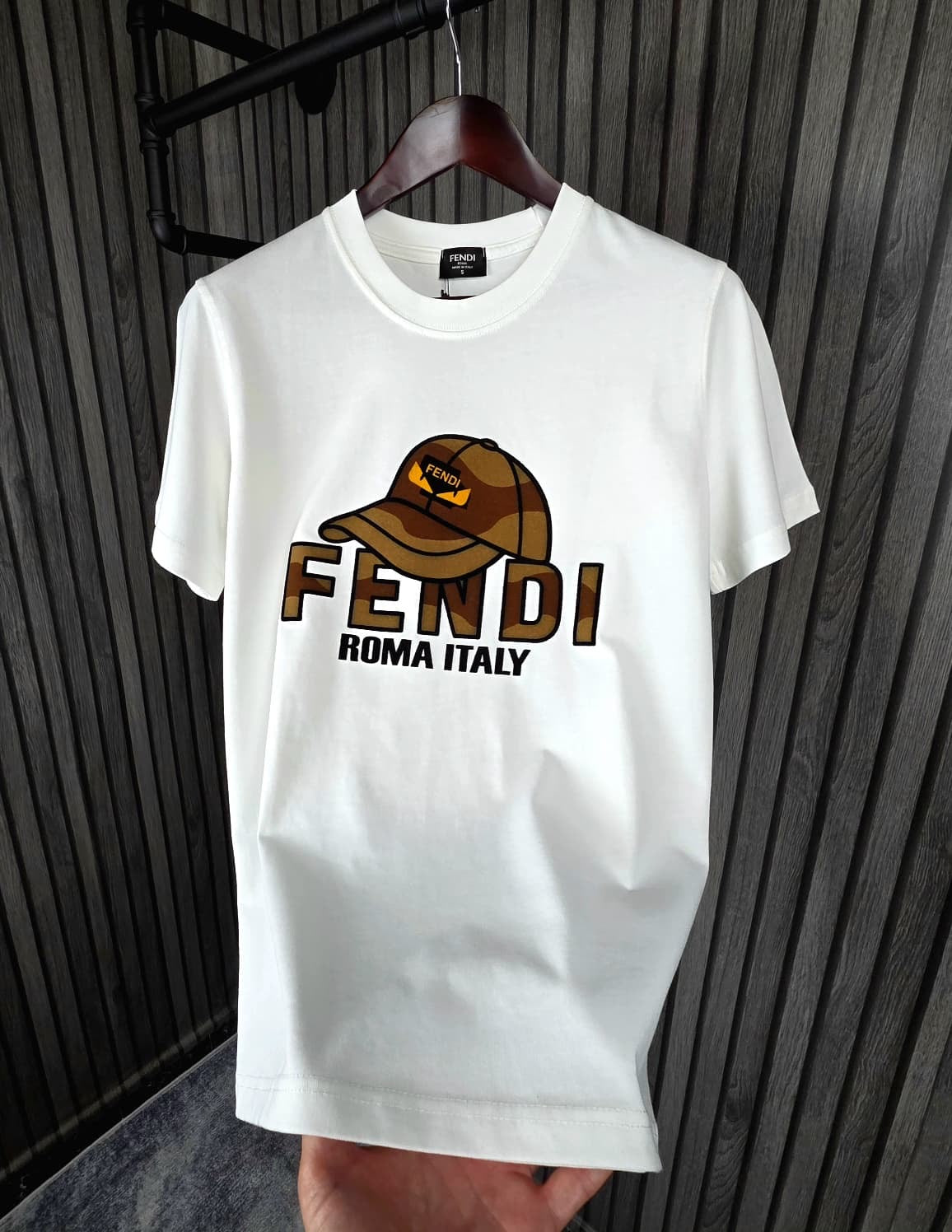 CAMISETA  F E N D I