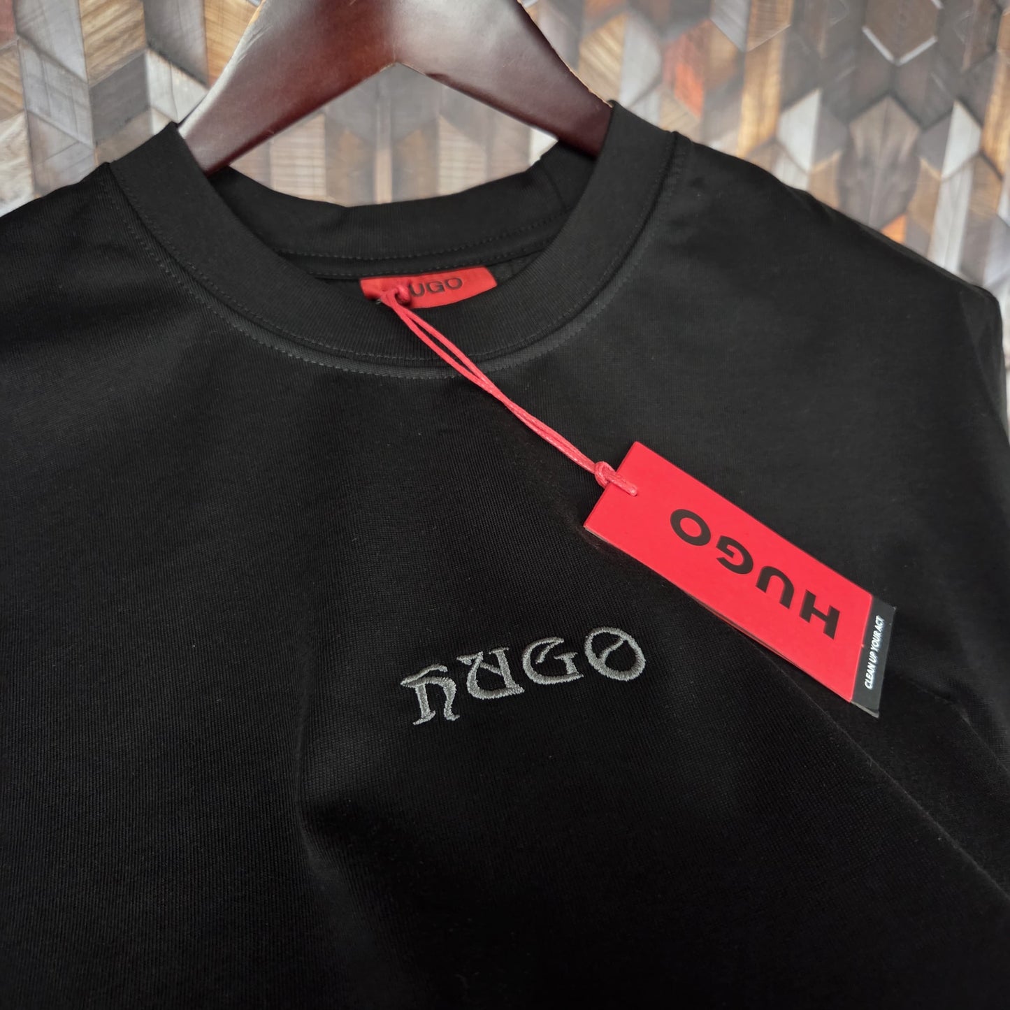 CAMISETA Hugo