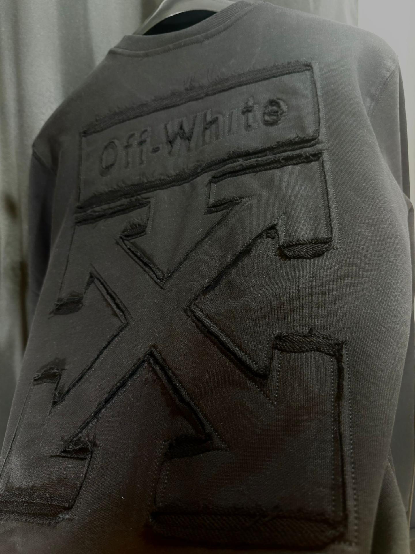 SWEATSHIRT 16
