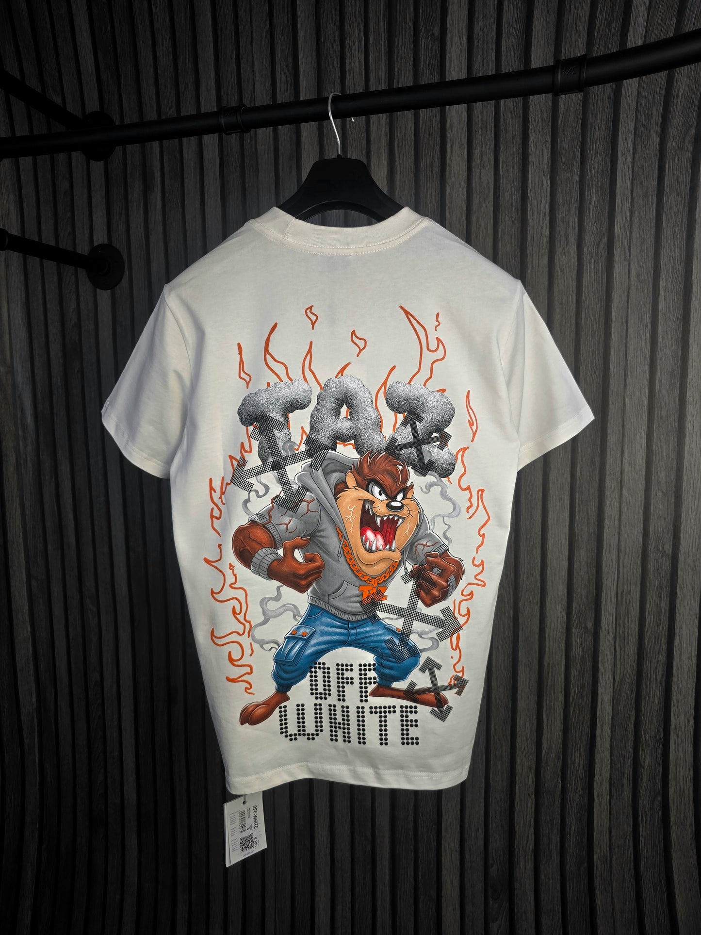 CAMISETA OFF WHIT€ (TAZ)