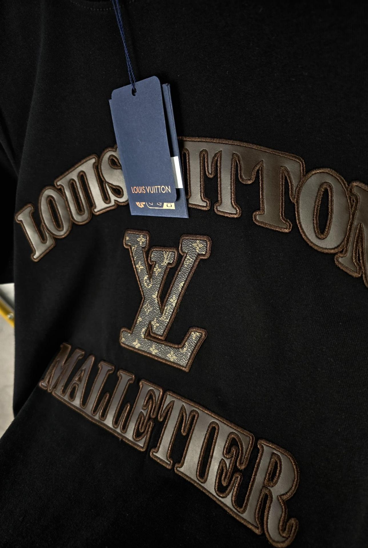 CAMISETA LV