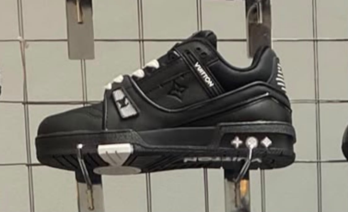 ZAPATILLAS L V