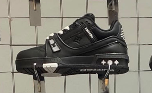 ZAPATILLAS L V