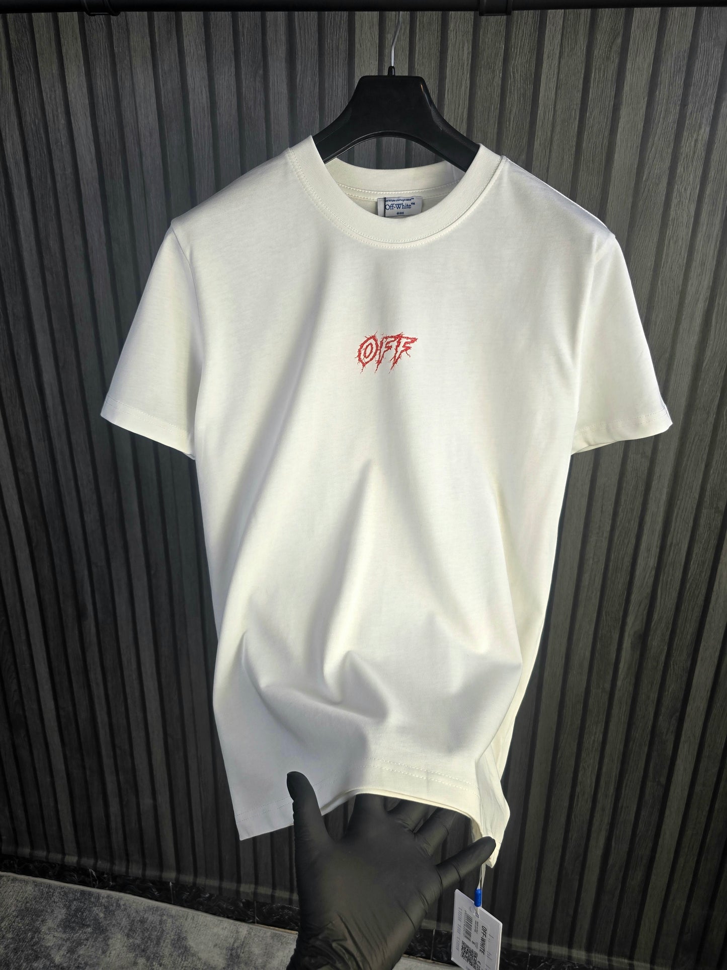 CAMISETA OFF WHIT€ (SMILE)
