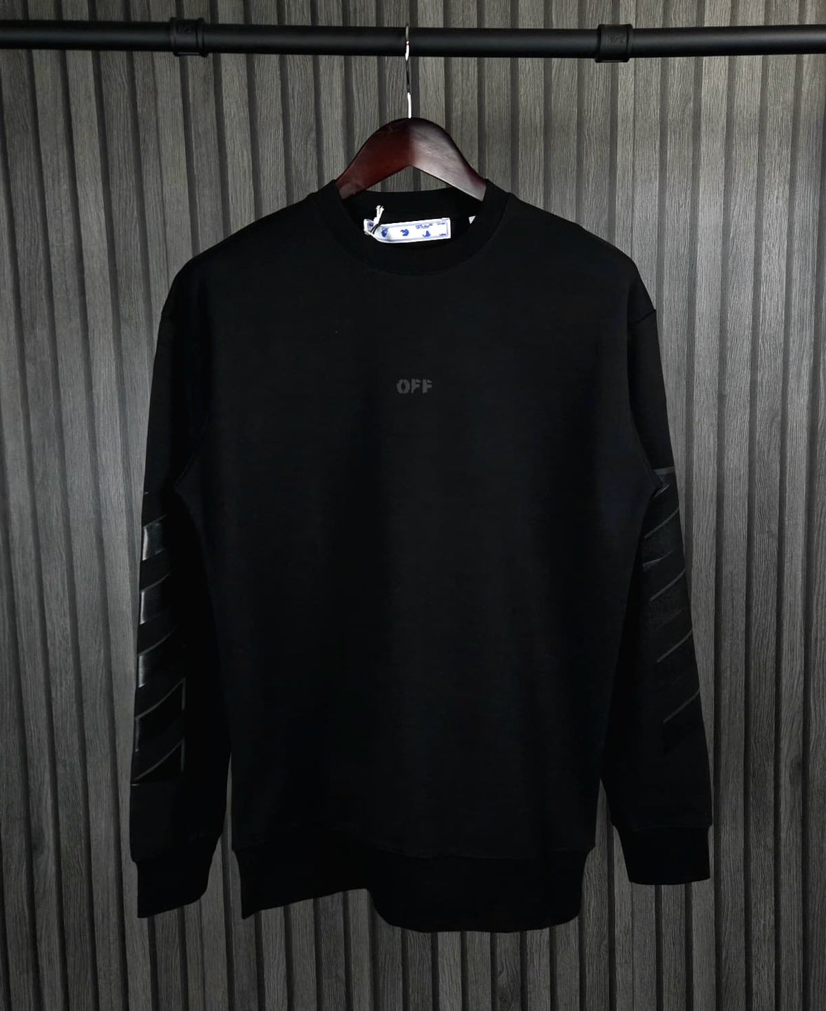 SUDADERA OFF - WHIT€ (negra)