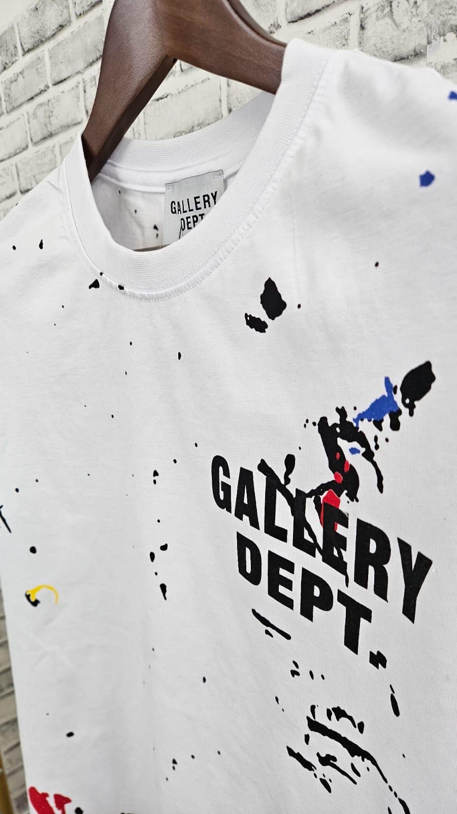 CAMISETA GALLERY DEPT