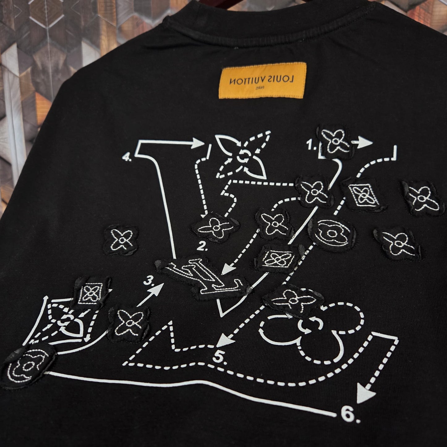 CAMISETA LV