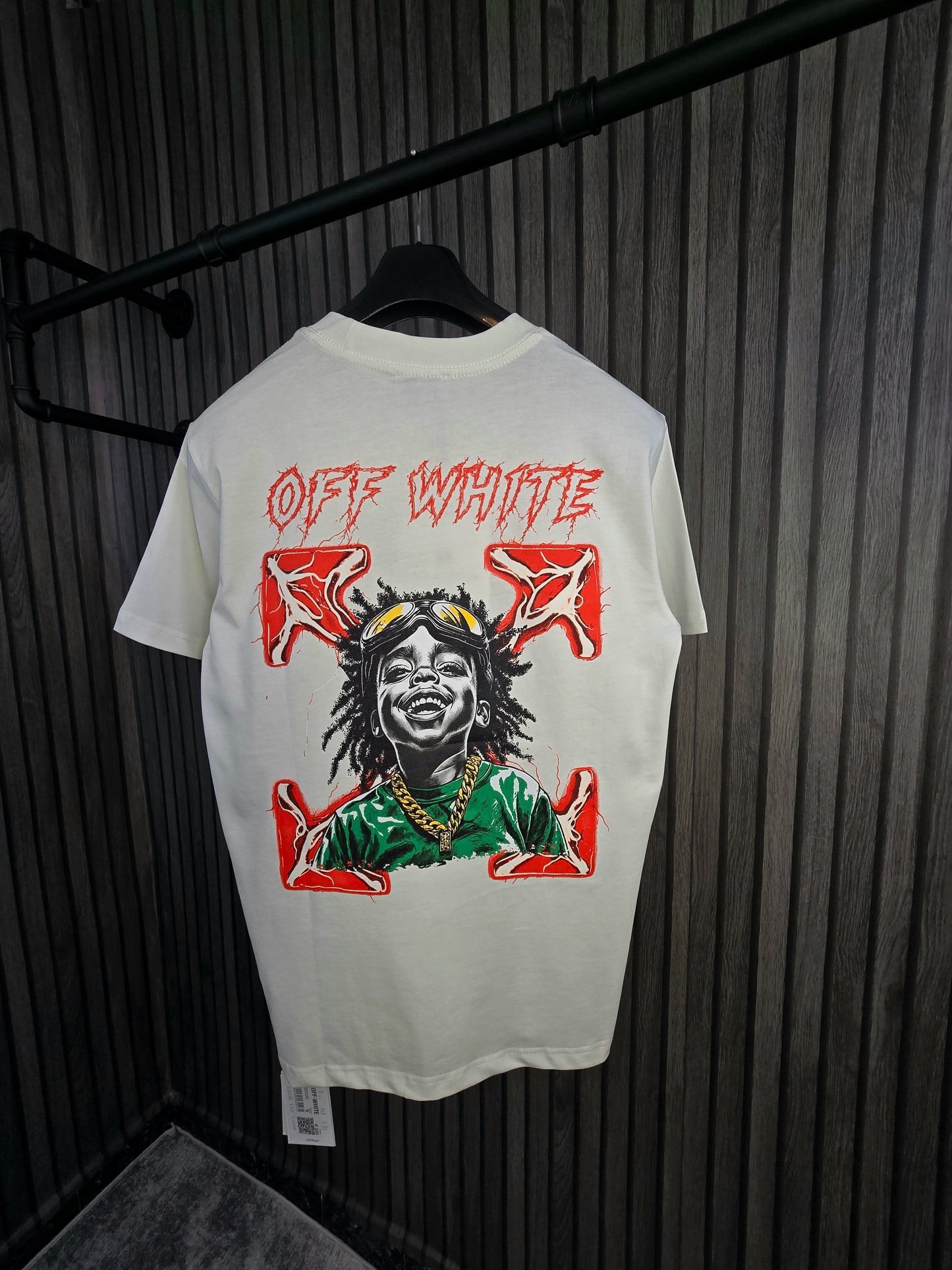 CAMISETA OFF WHIT€ (SMILE)