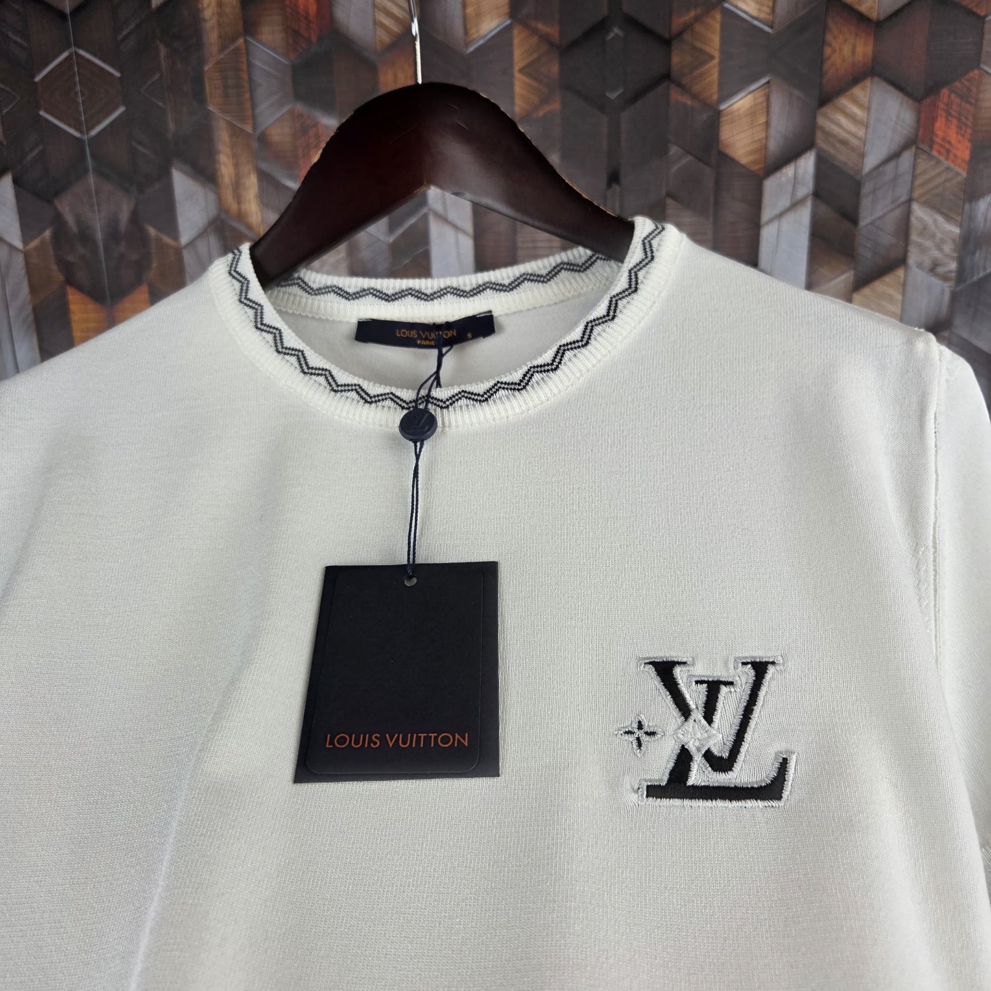 CAMISETA LV (tejido especial)