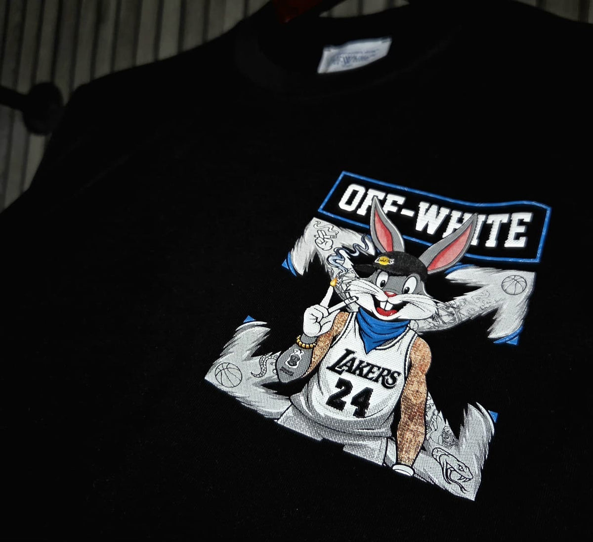 SUDADERA OFF - WHIT€ (negra)
