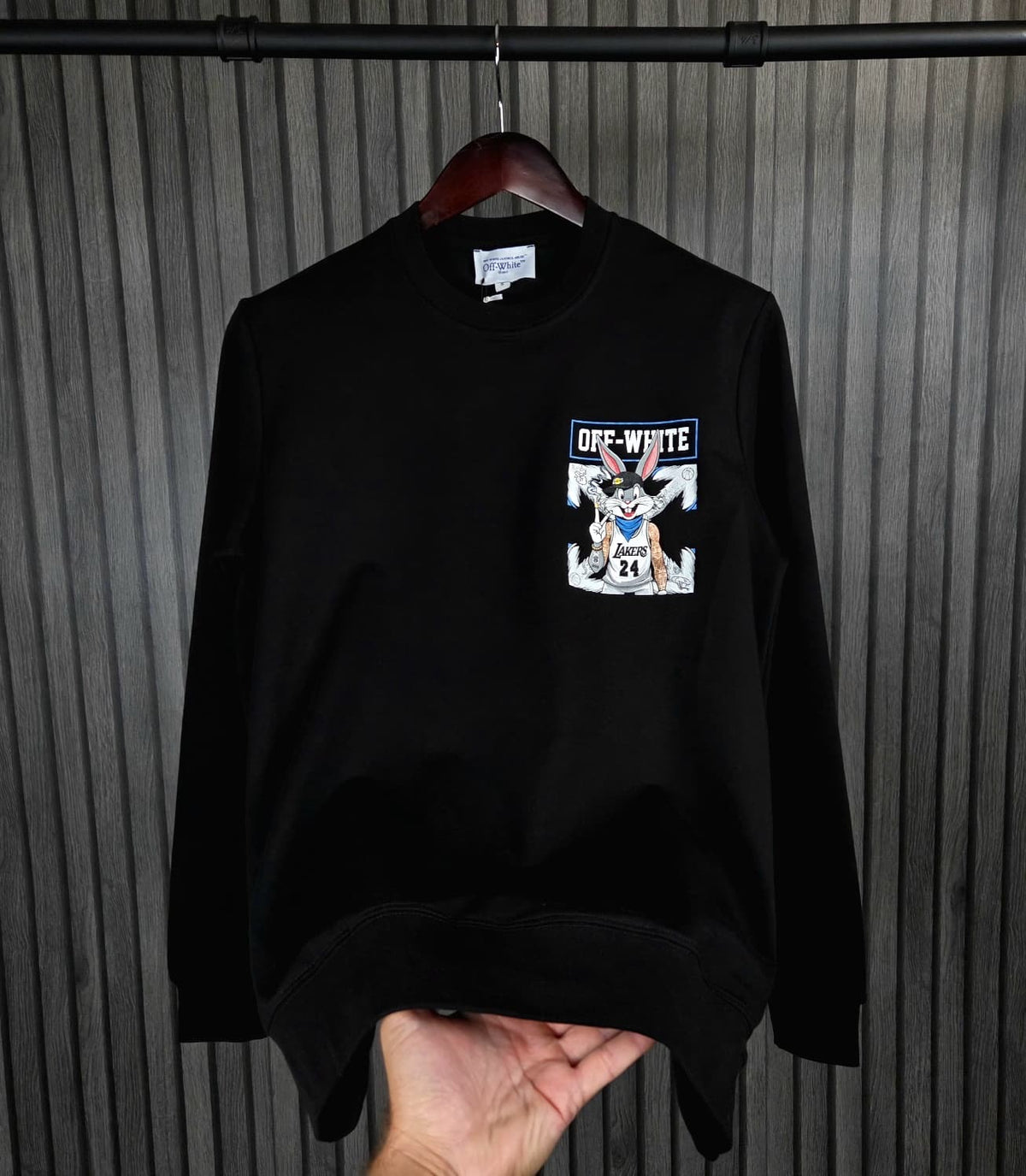 SUDADERA OFF - WHIT€ (negra)