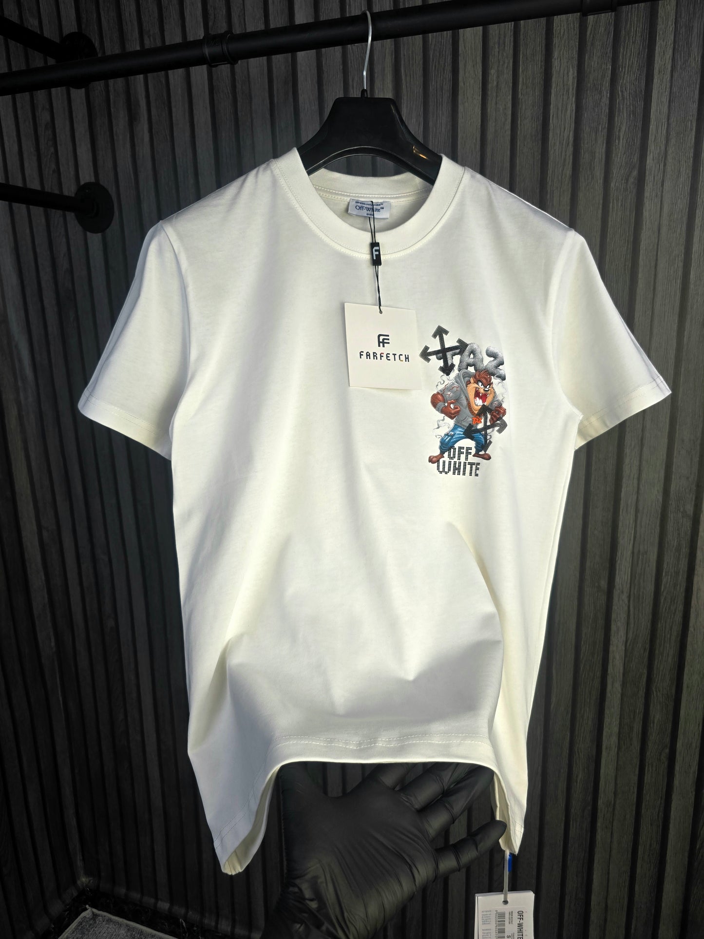 CAMISETA OFF WHIT€ (TAZ)