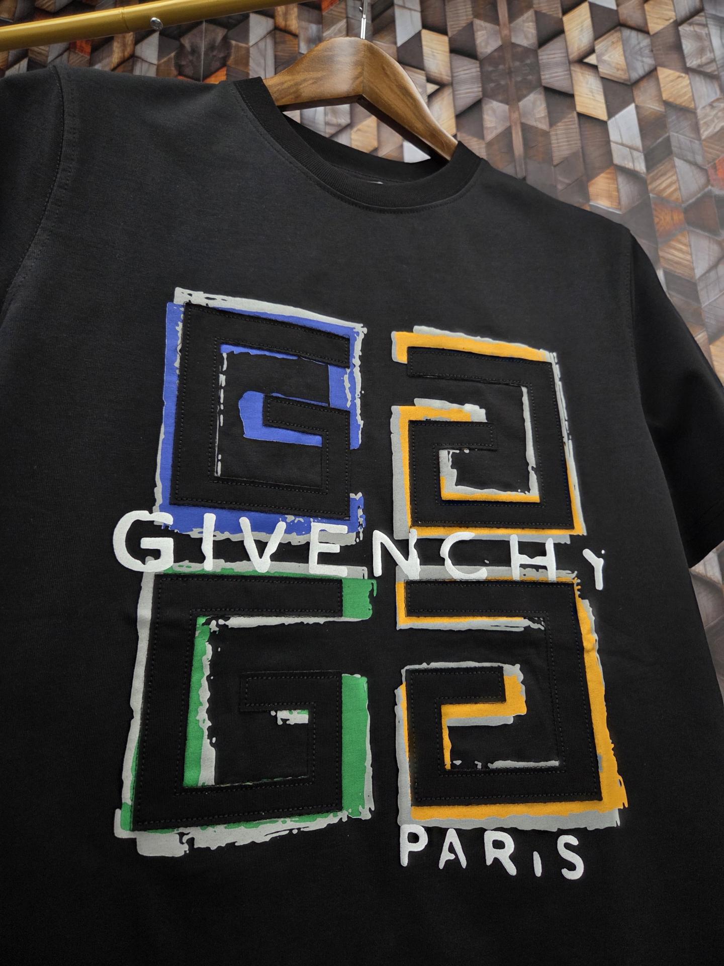CAMISETA GIVENCHY