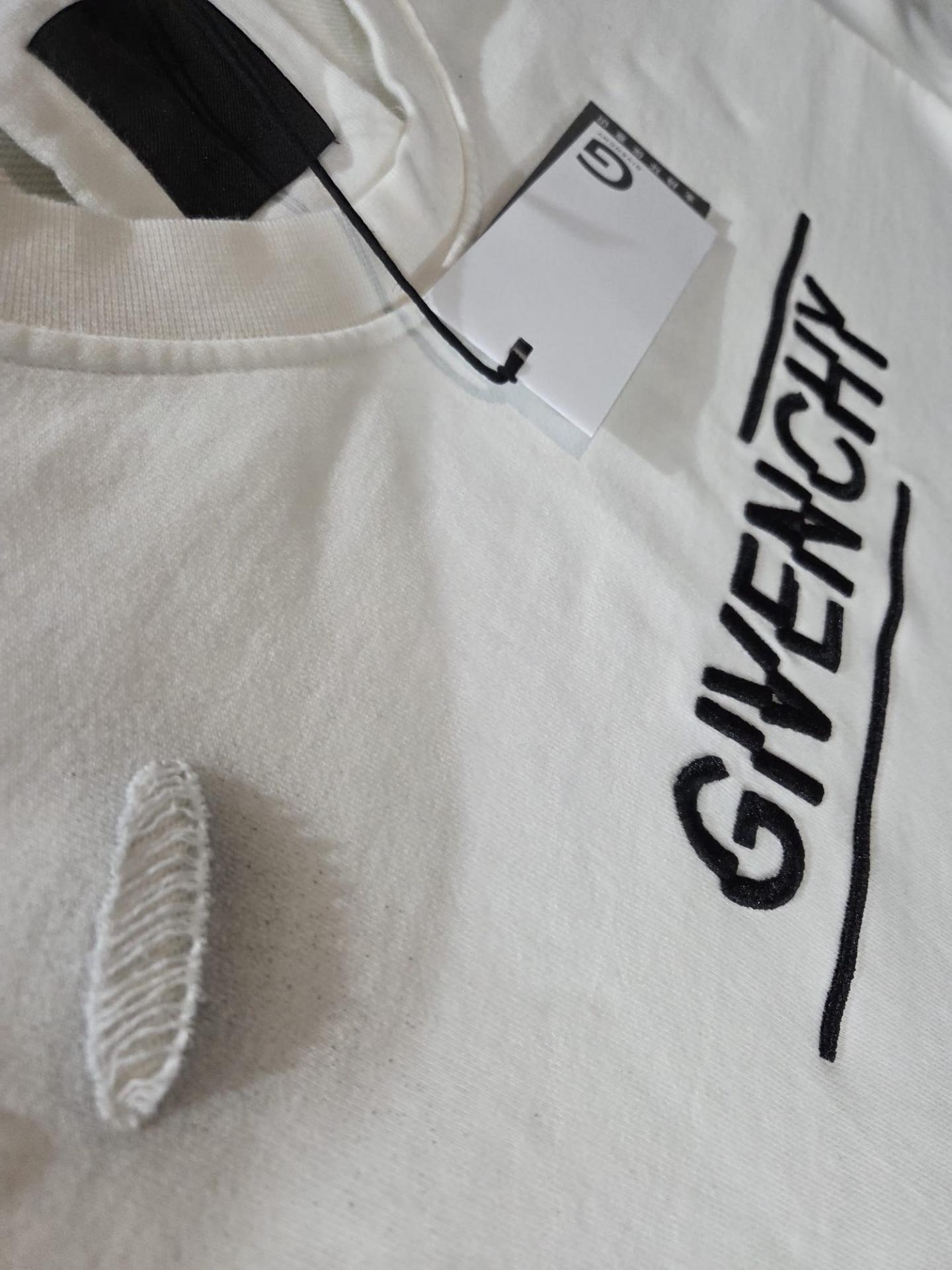 SWEATSHIRT 18