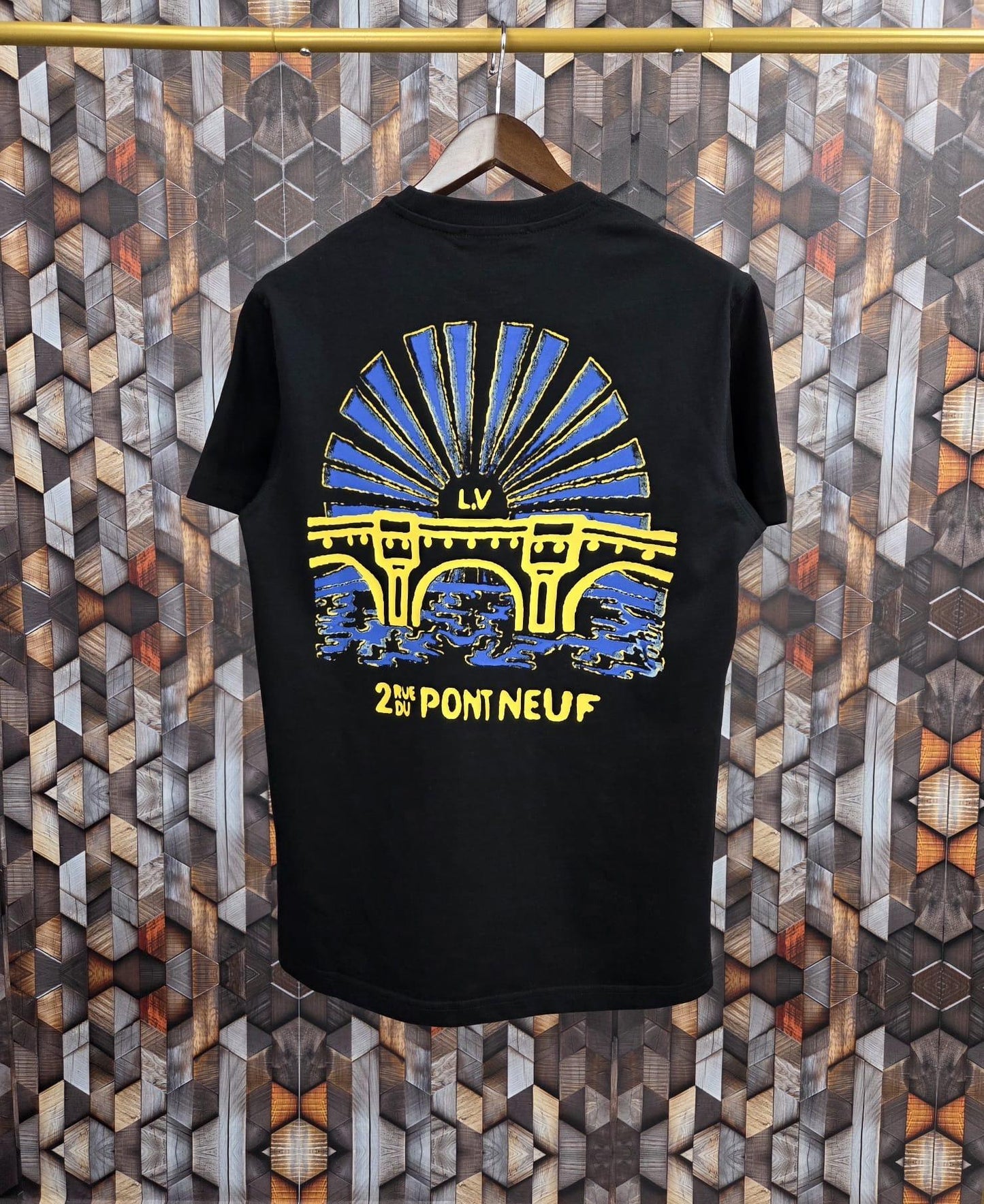 CAMISETA LV