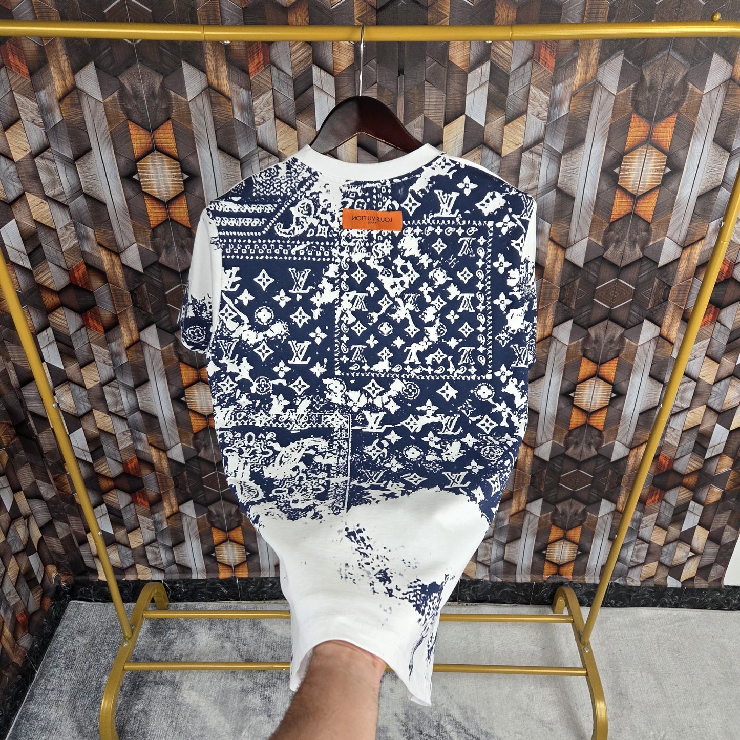 CAMISETA LV